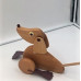 Schiebespielzeug Dackel aus Holz, Kinderspielzeug, Watschel-Hund auf Rädern